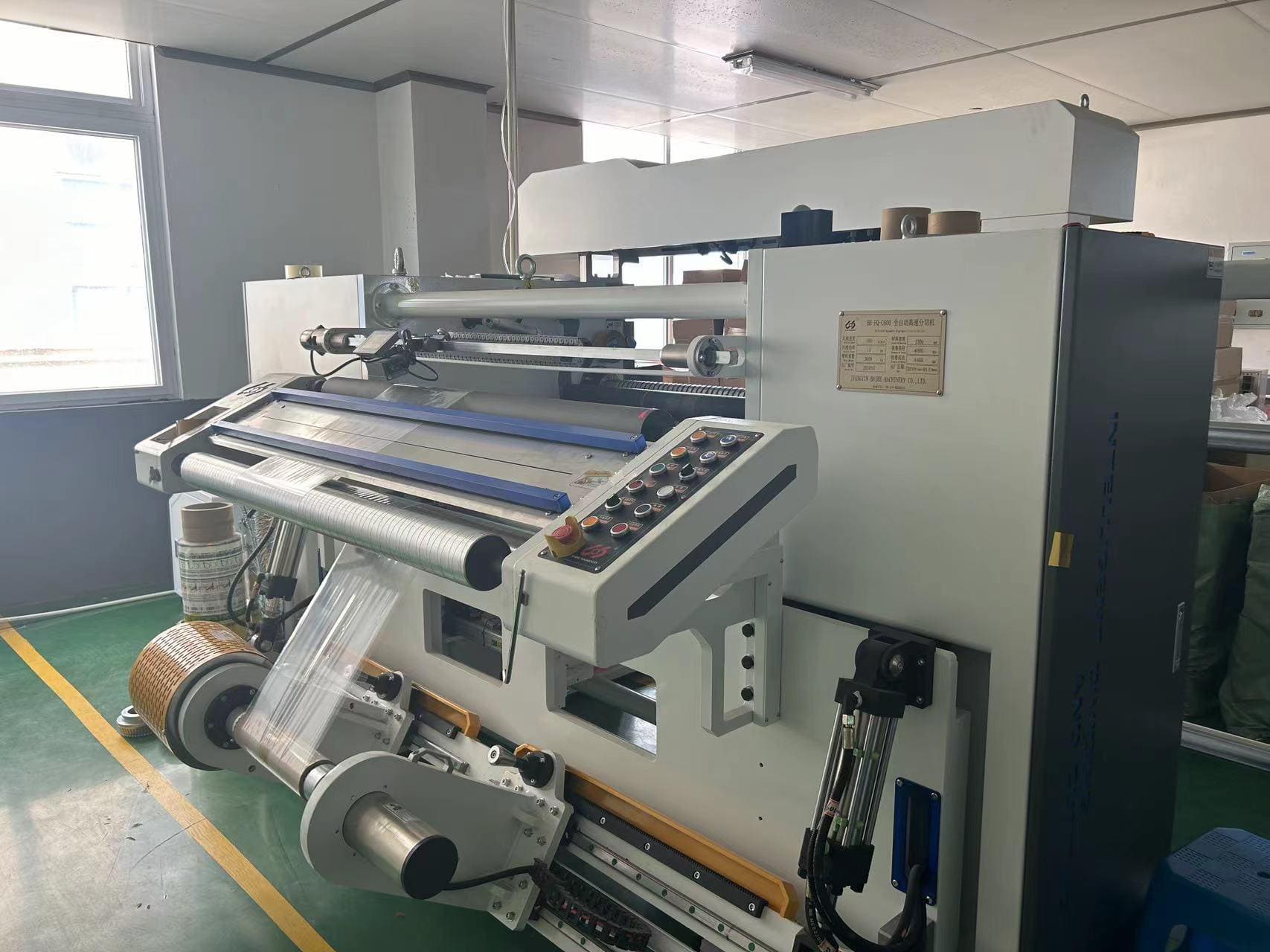 High-speed flexible packaging line